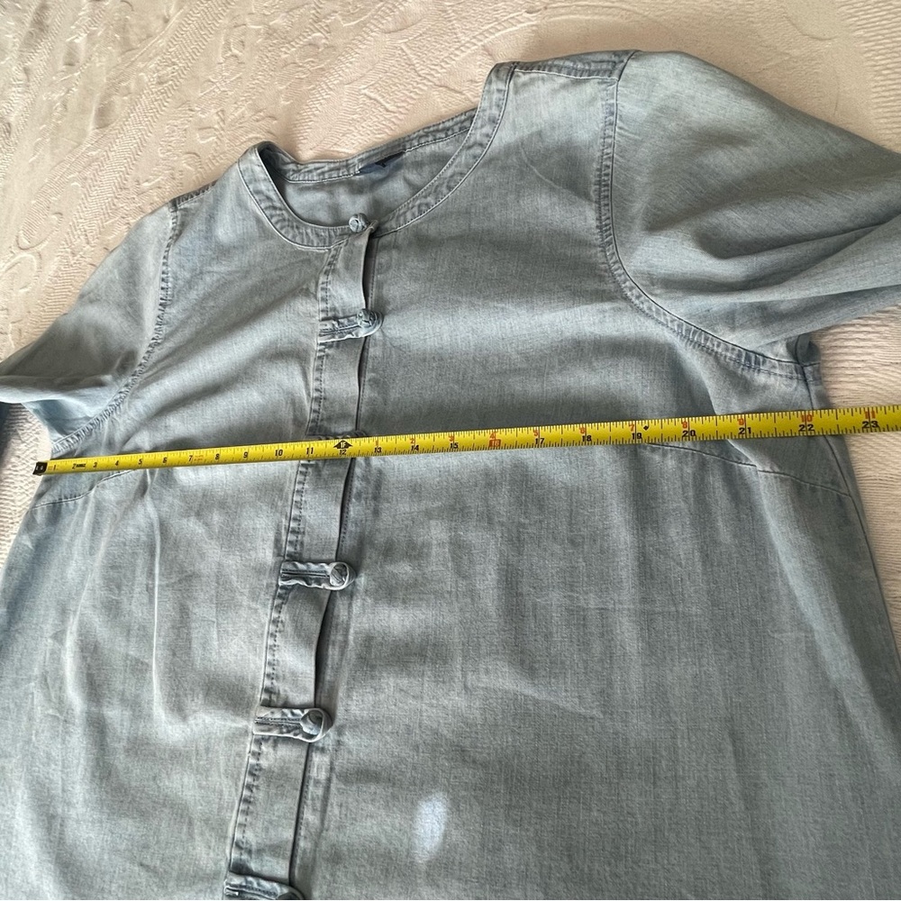 J. Jill Stylish‎ Knot-Button denim Clarity Wash shirt - Picture 11 of 14